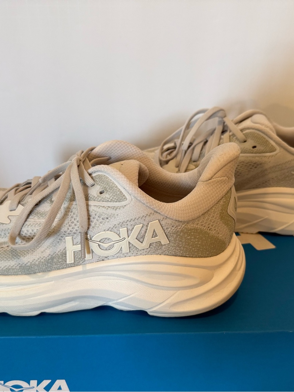 Hoka Clifton 10 Running Shoe - Picture 2 of 5